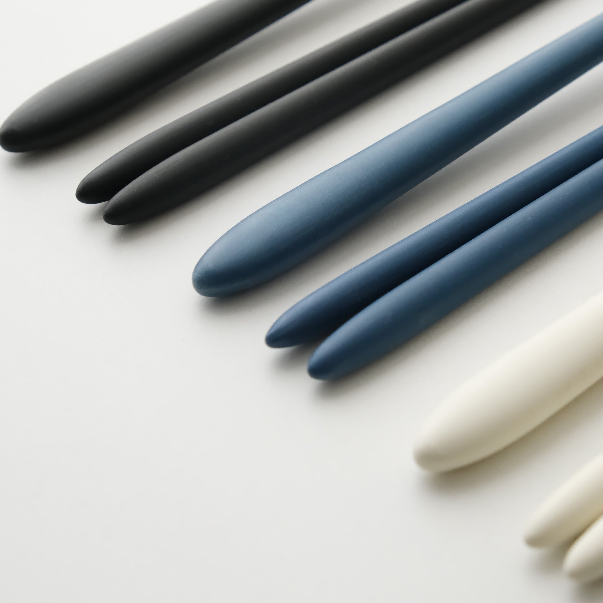 Solid Roma Spoon and Chopsticks Set