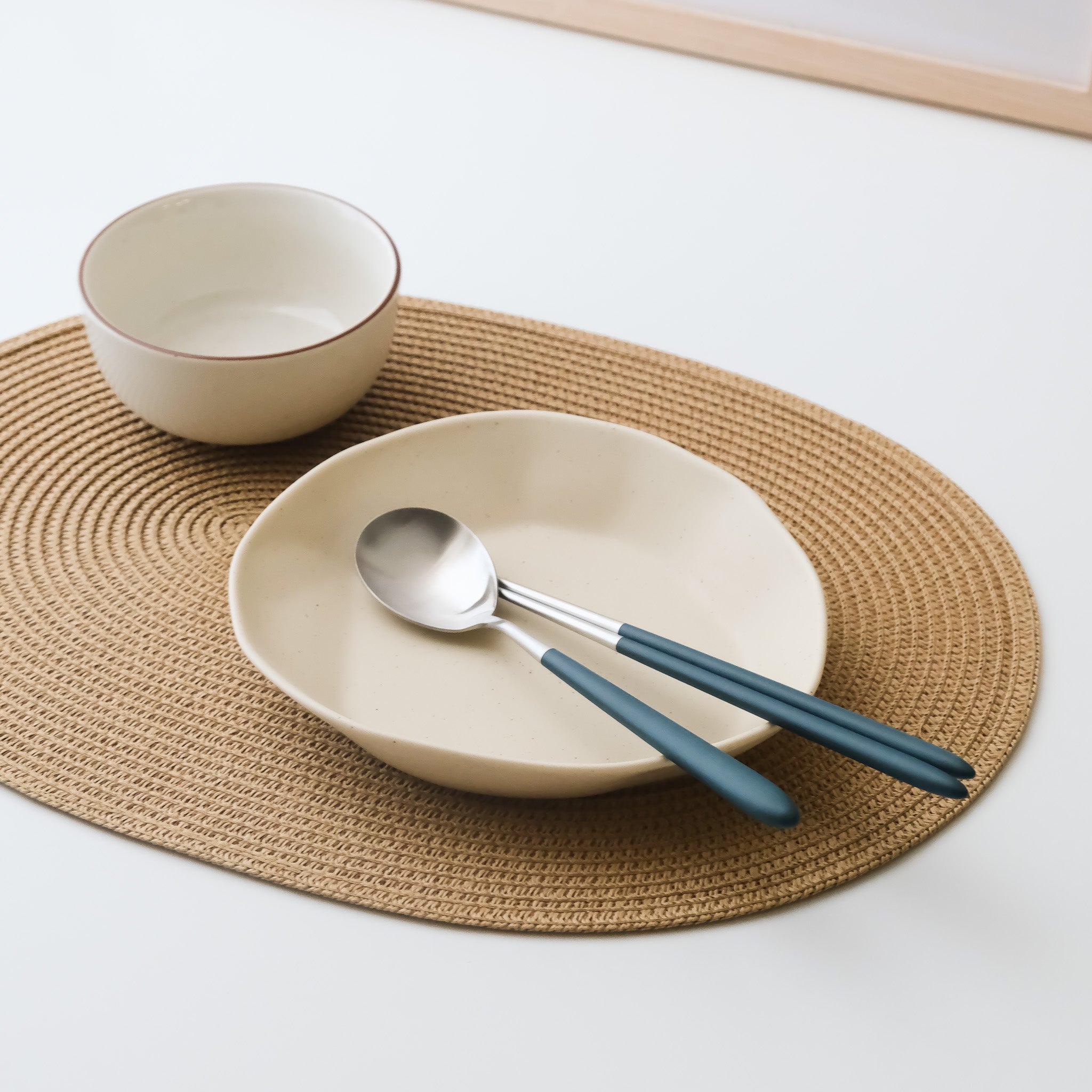 Solid Roma Spoon and Chopsticks Set