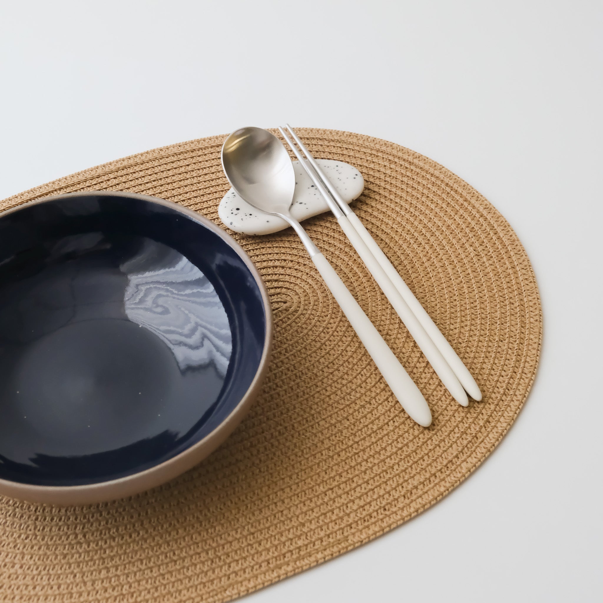 Solid Roma Spoon and Chopsticks Set