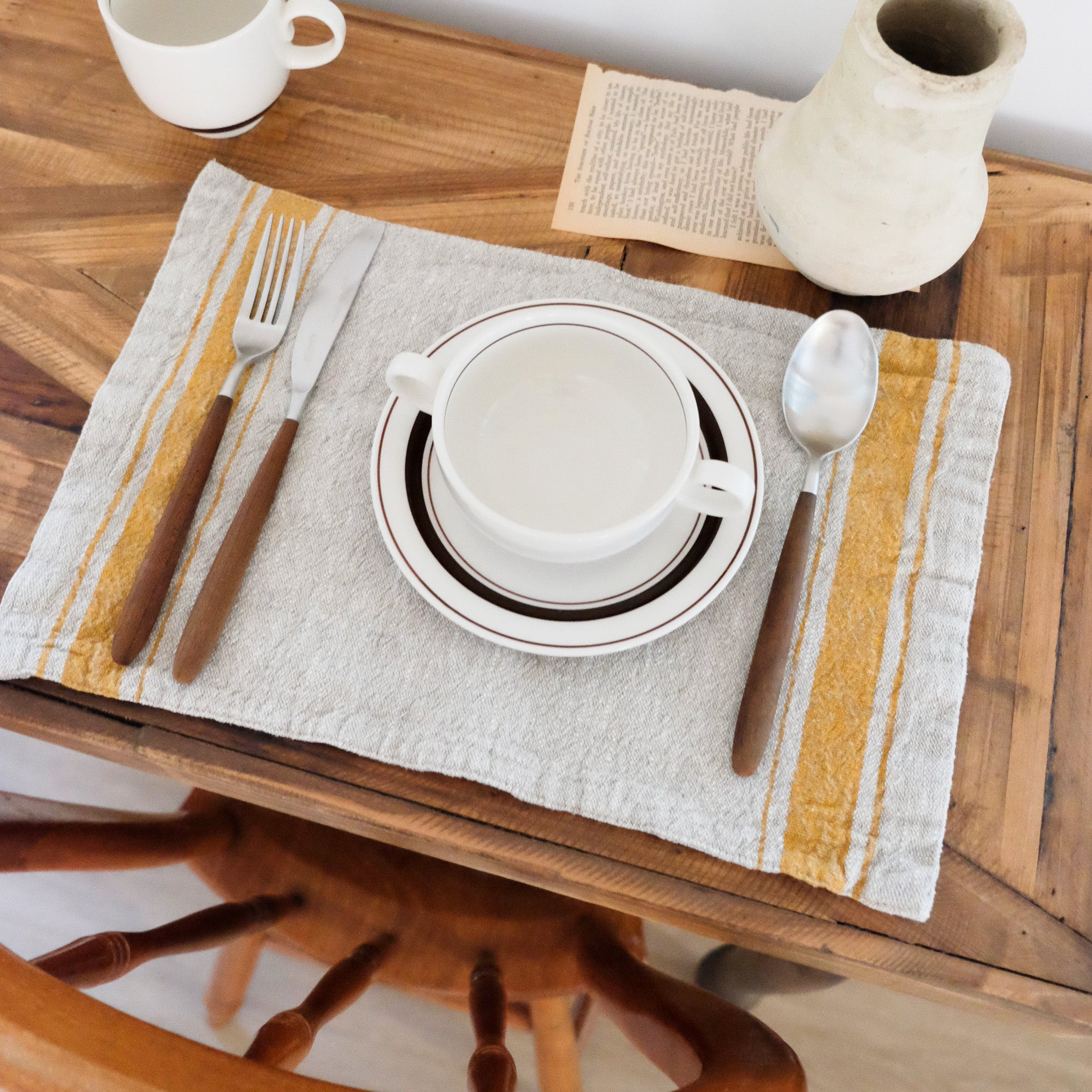 Vintage Style Linen Placemat (6 Colors)