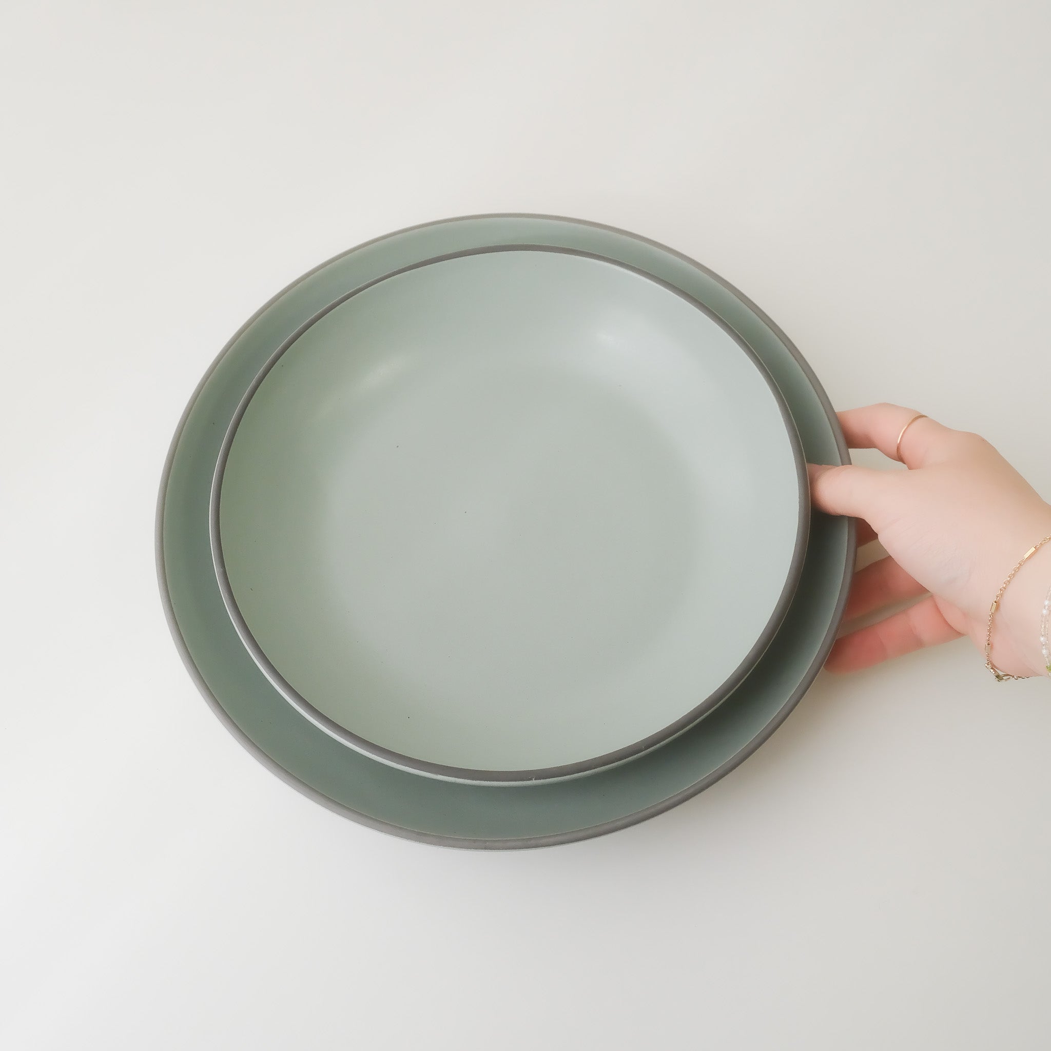 Heritage Classic Deep Plate (2 Sizes)