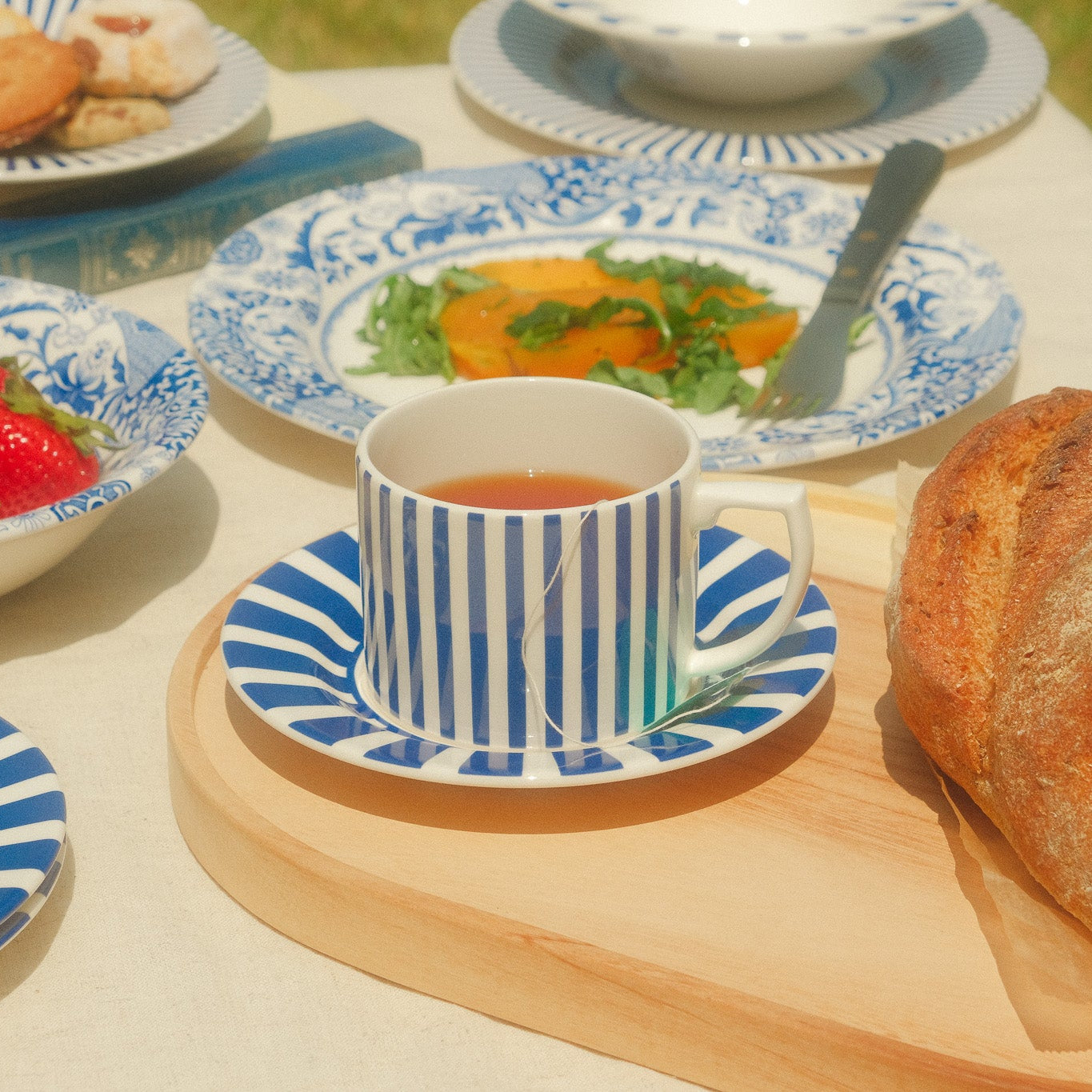 Steccato Narrow Teacup & Saucer