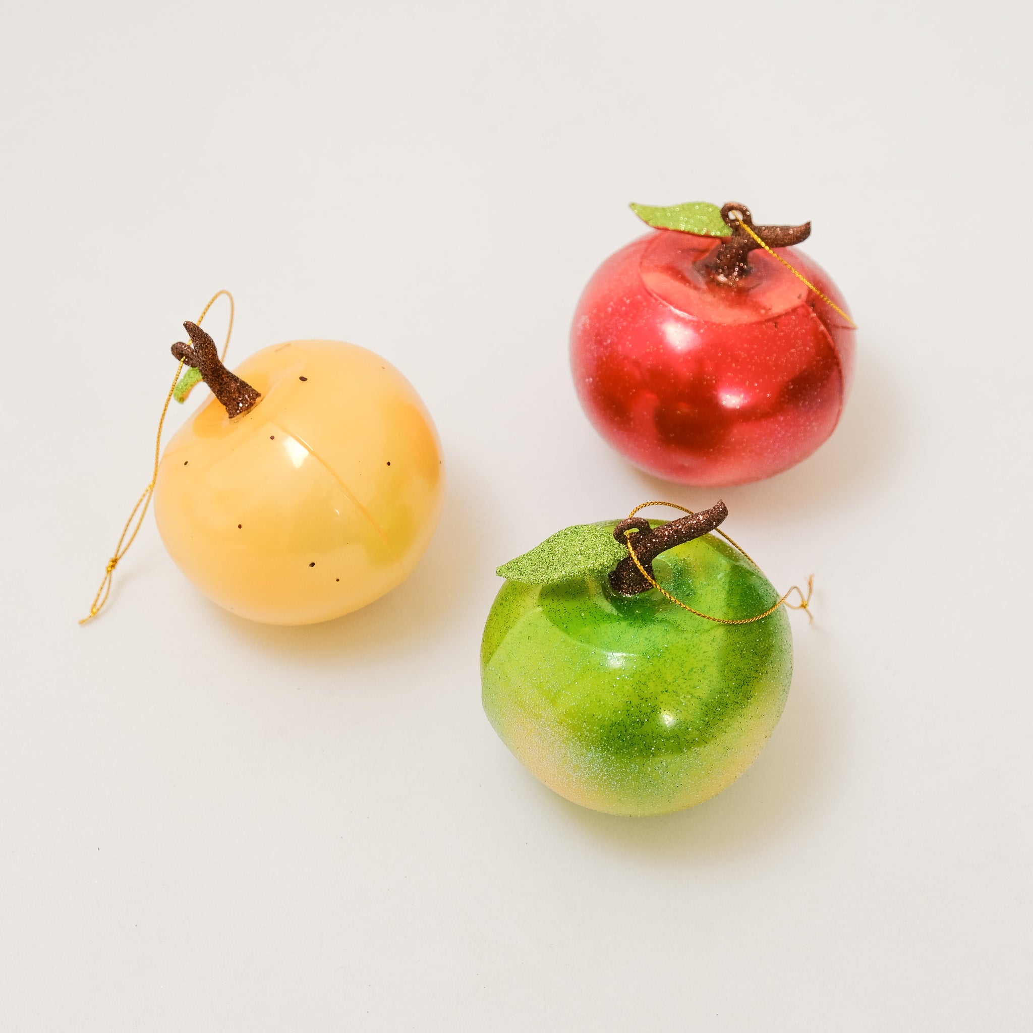 Vintage Heirloom Ornament - Orchard Apple