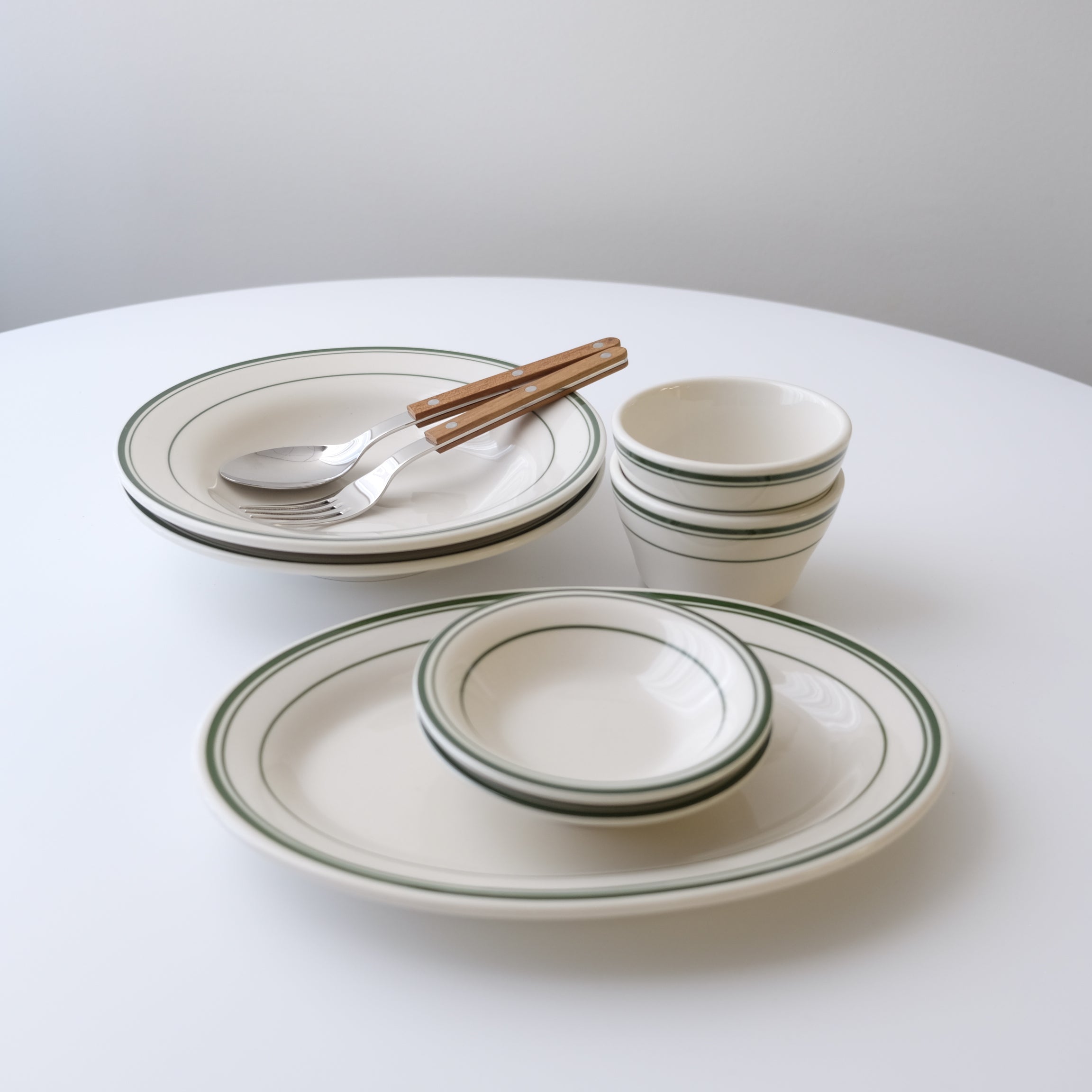 TUXTON Green Bay Pasta Set