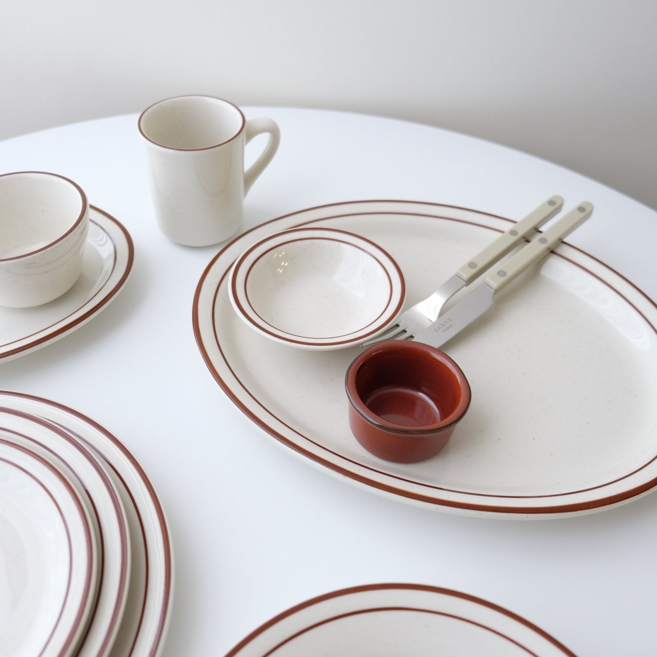 TUXTON Bahama Oval Plates (2 Sizes)