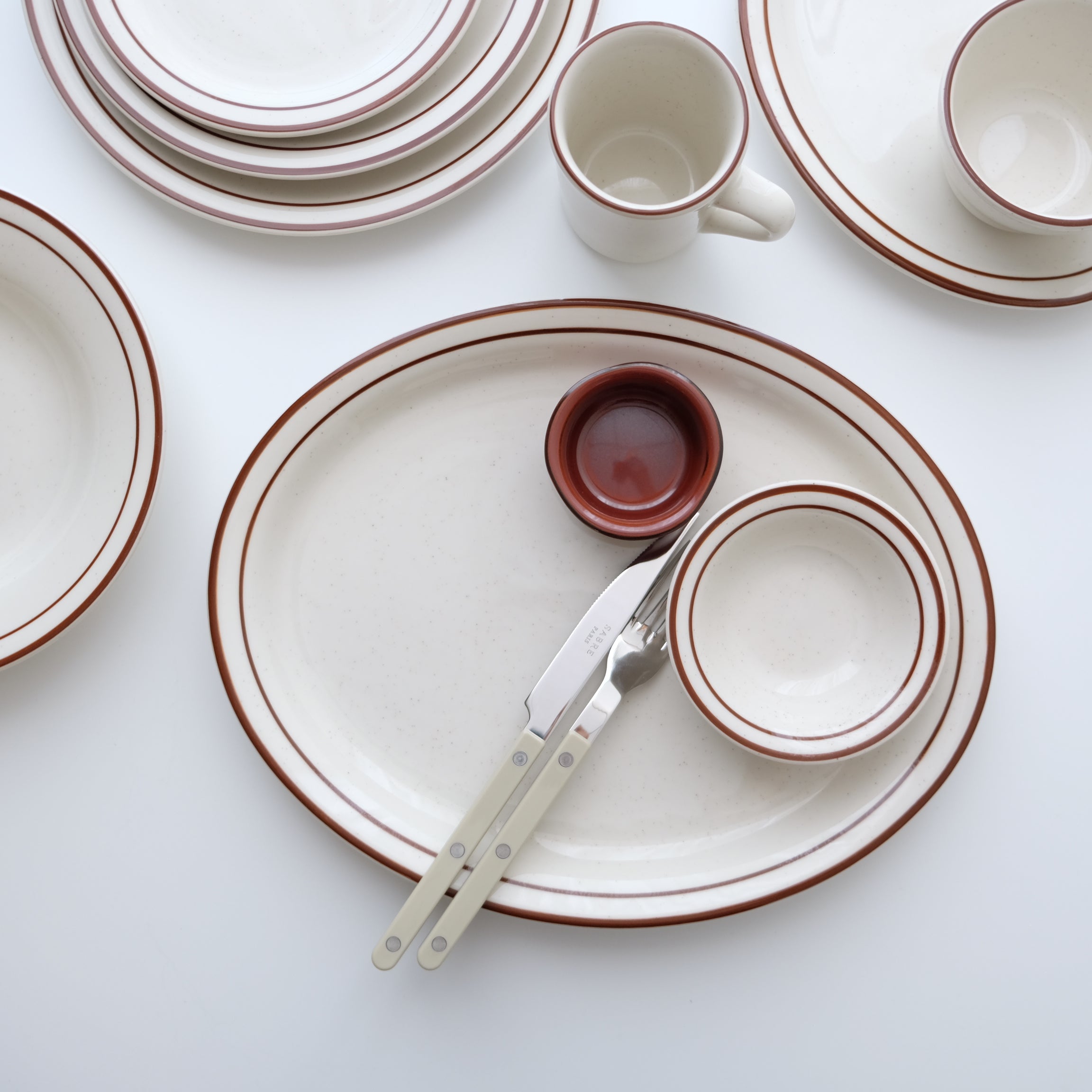 TUXTON Bahama Oval Plates (2 Sizes)