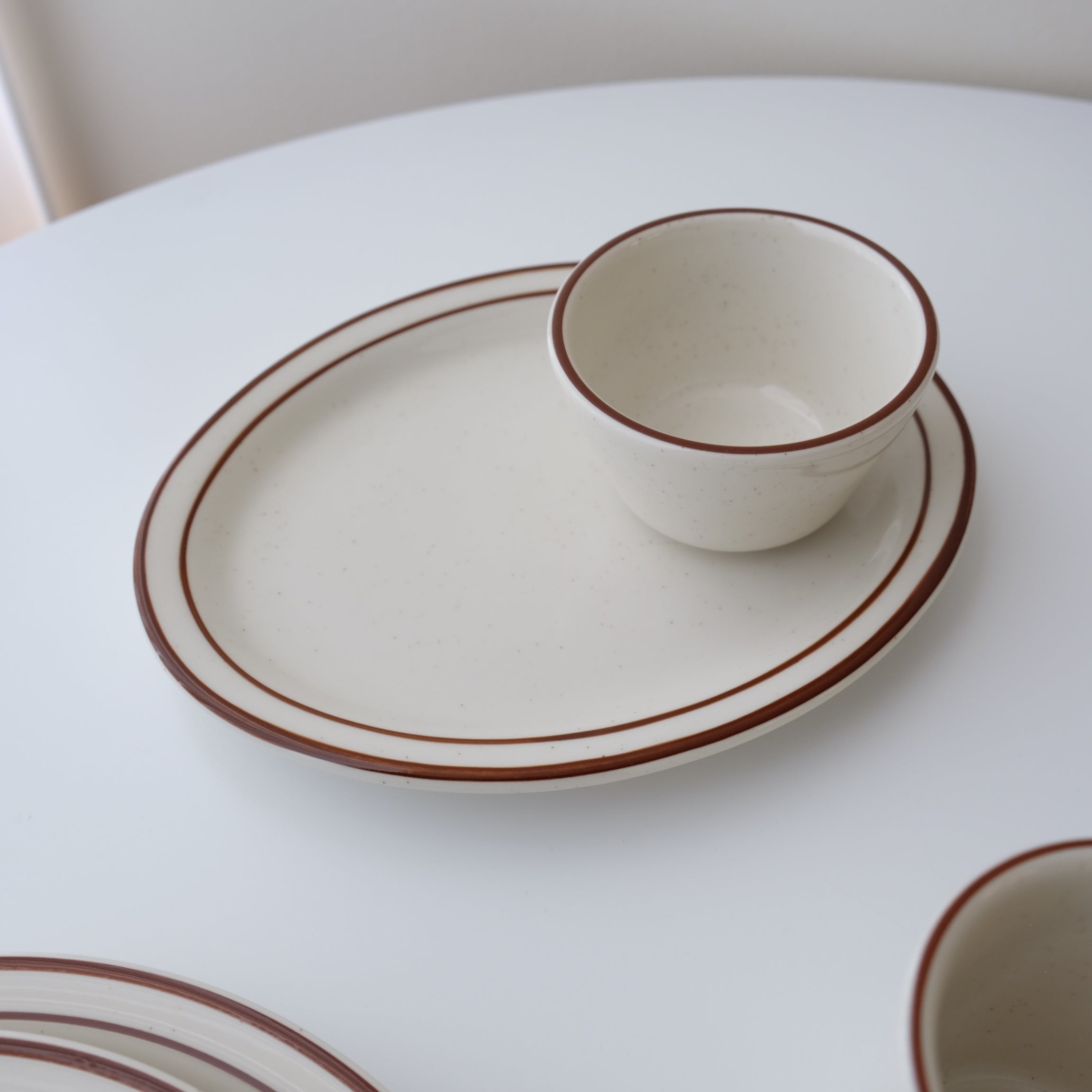TUXTON Bahama Oval Plates (2 Sizes)