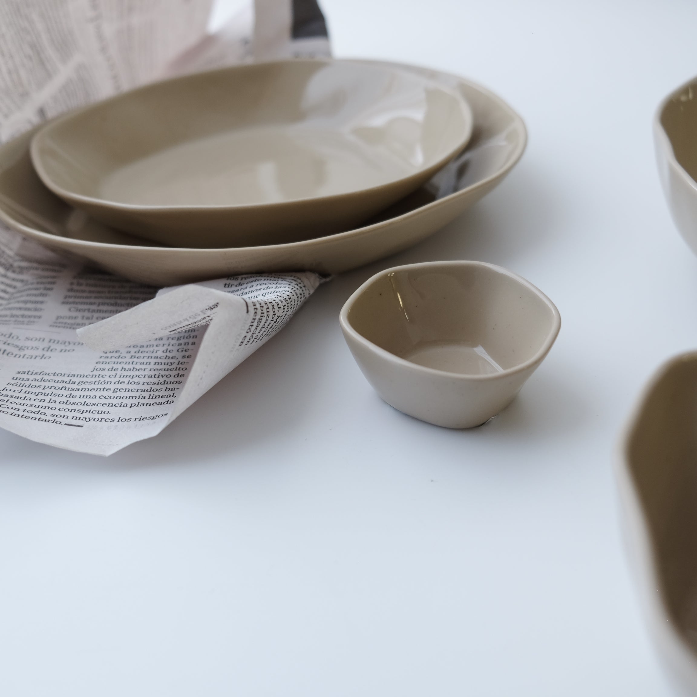 Epok Series / Glossy Line - Taupe