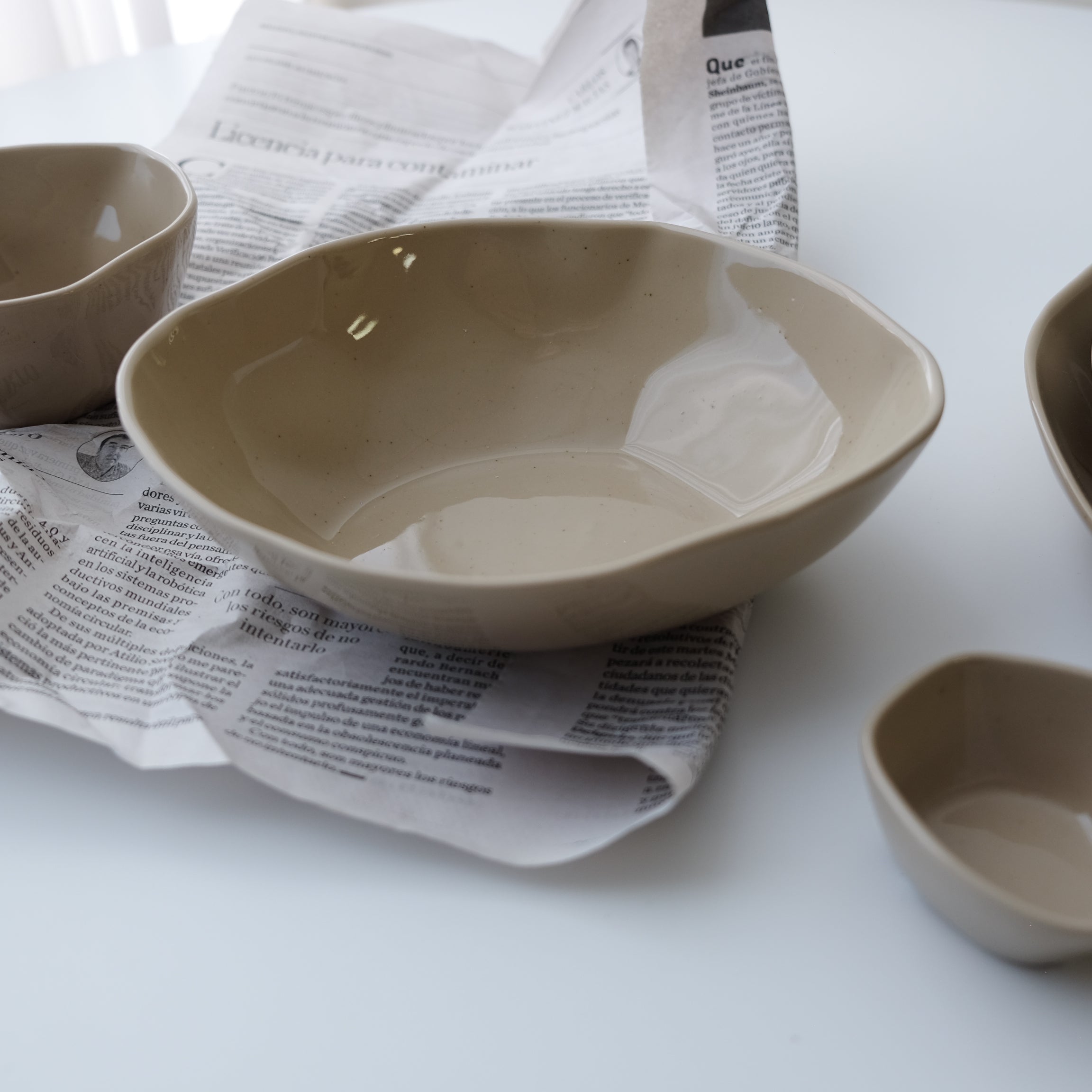 Epok Series / Glossy Line - Taupe