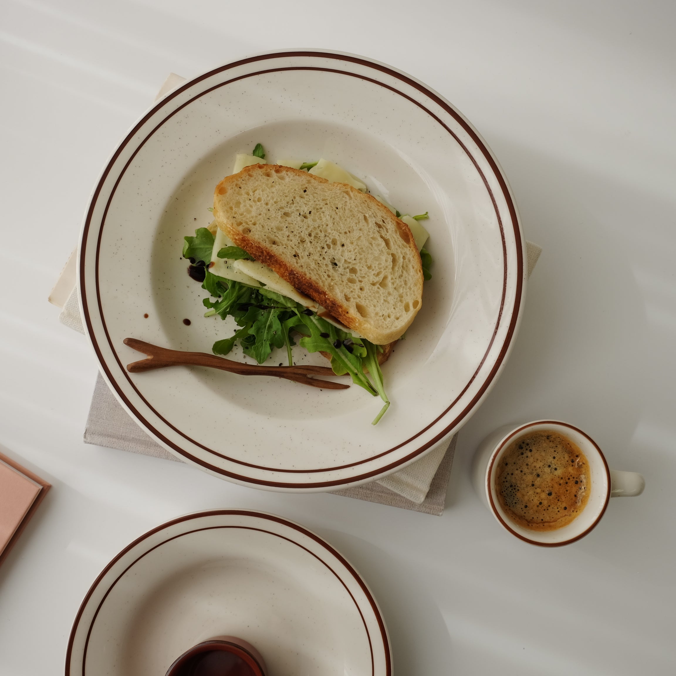 TUXTON Bahama Deep Dish