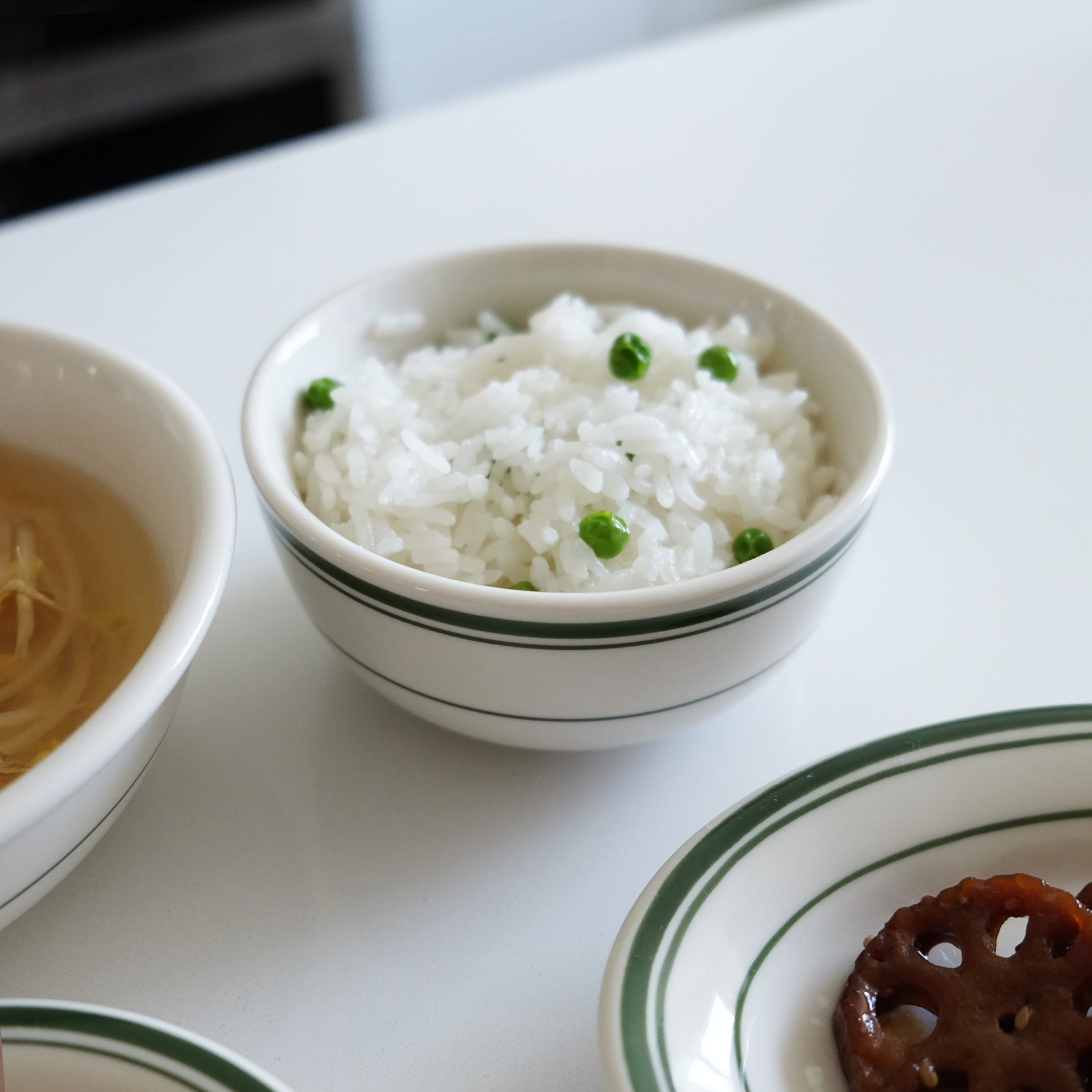 TUXTON Green Bay Family Style Set