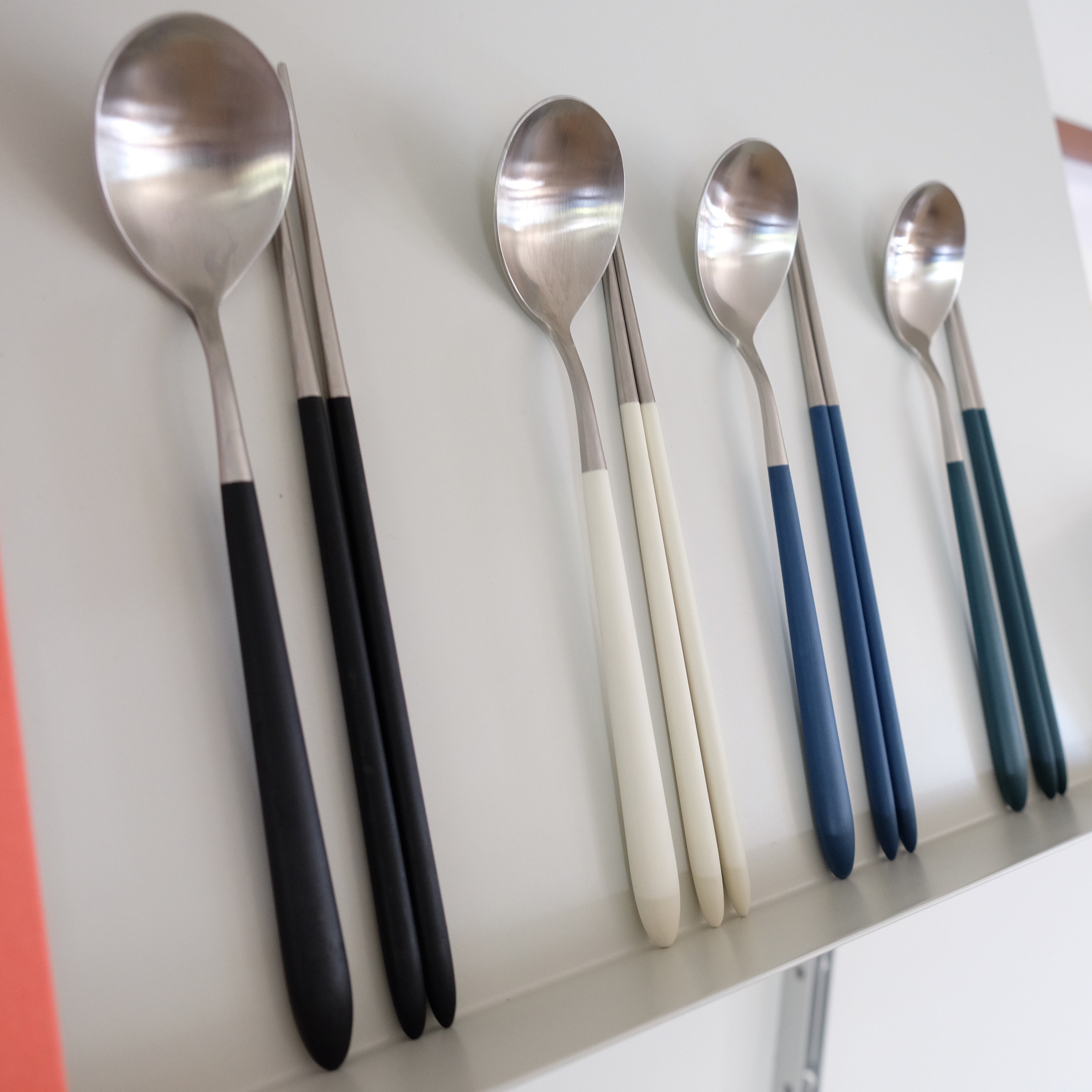 Solid Roma Spoon and Chopsticks Set