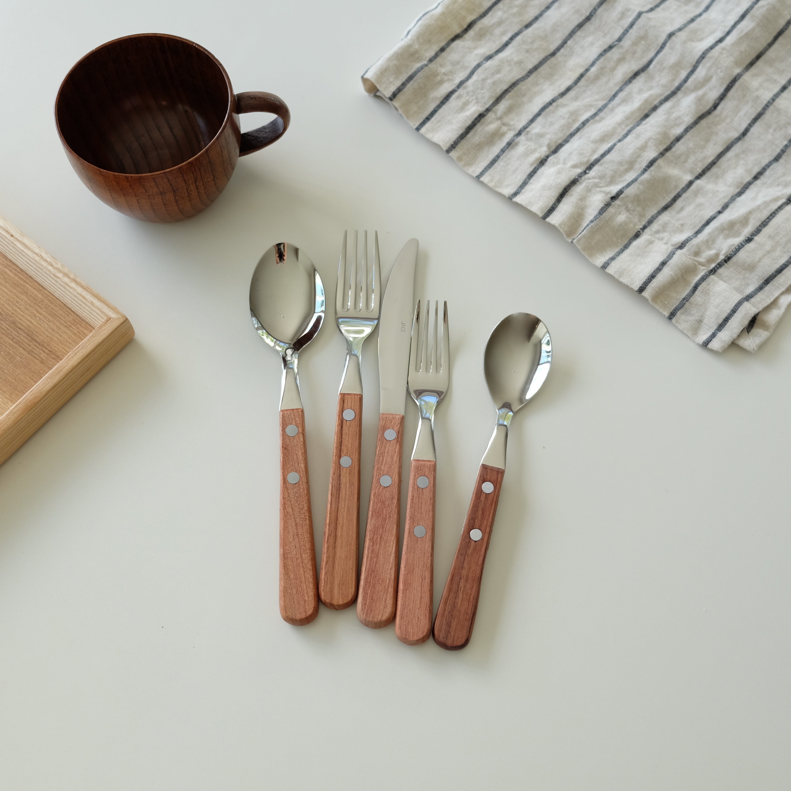 Simple Cutlery (4 Colors)