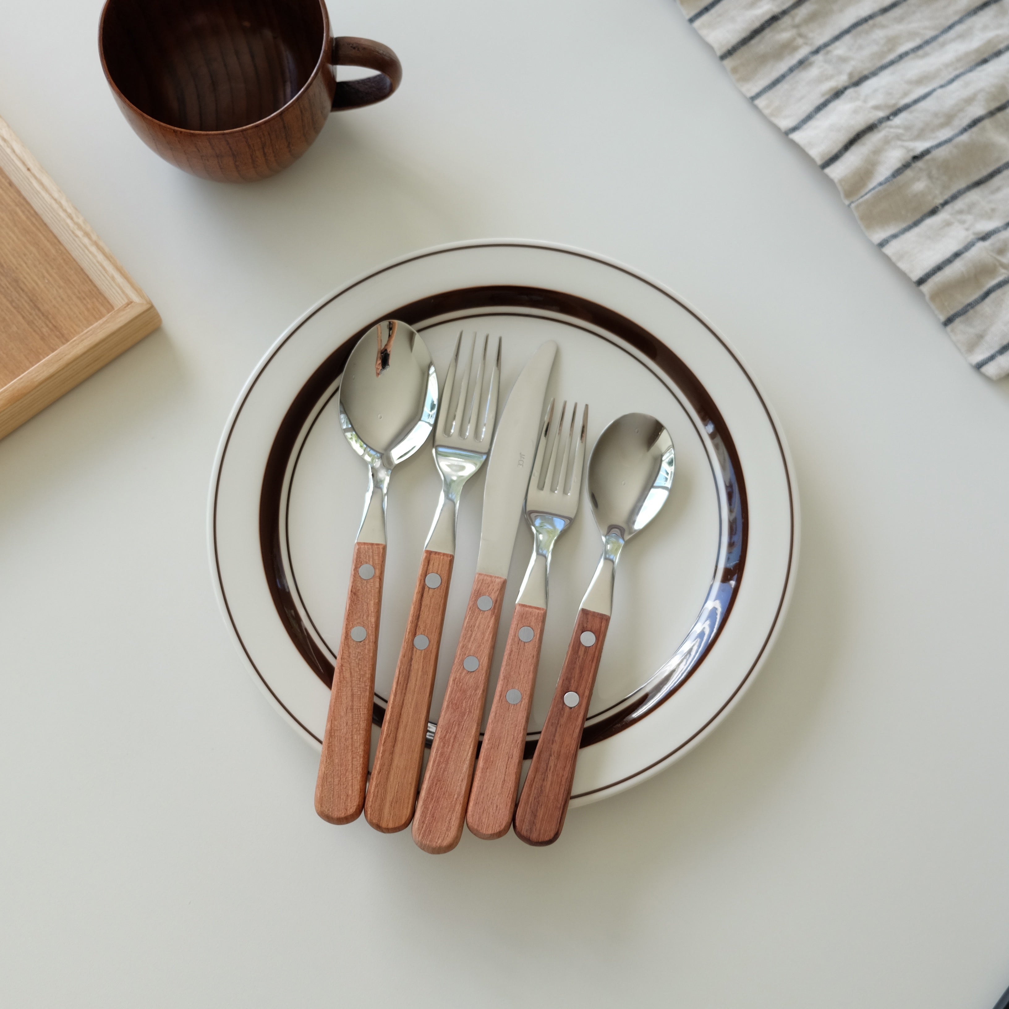 Simple Cutlery (4 Colors)