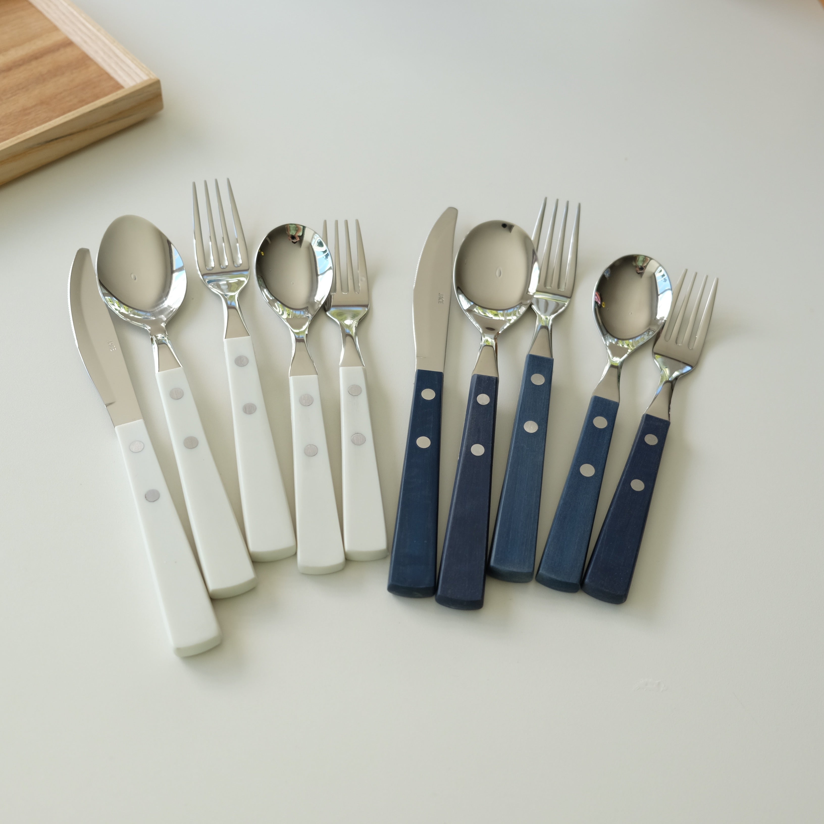 Simple Cutlery (4 Colors)