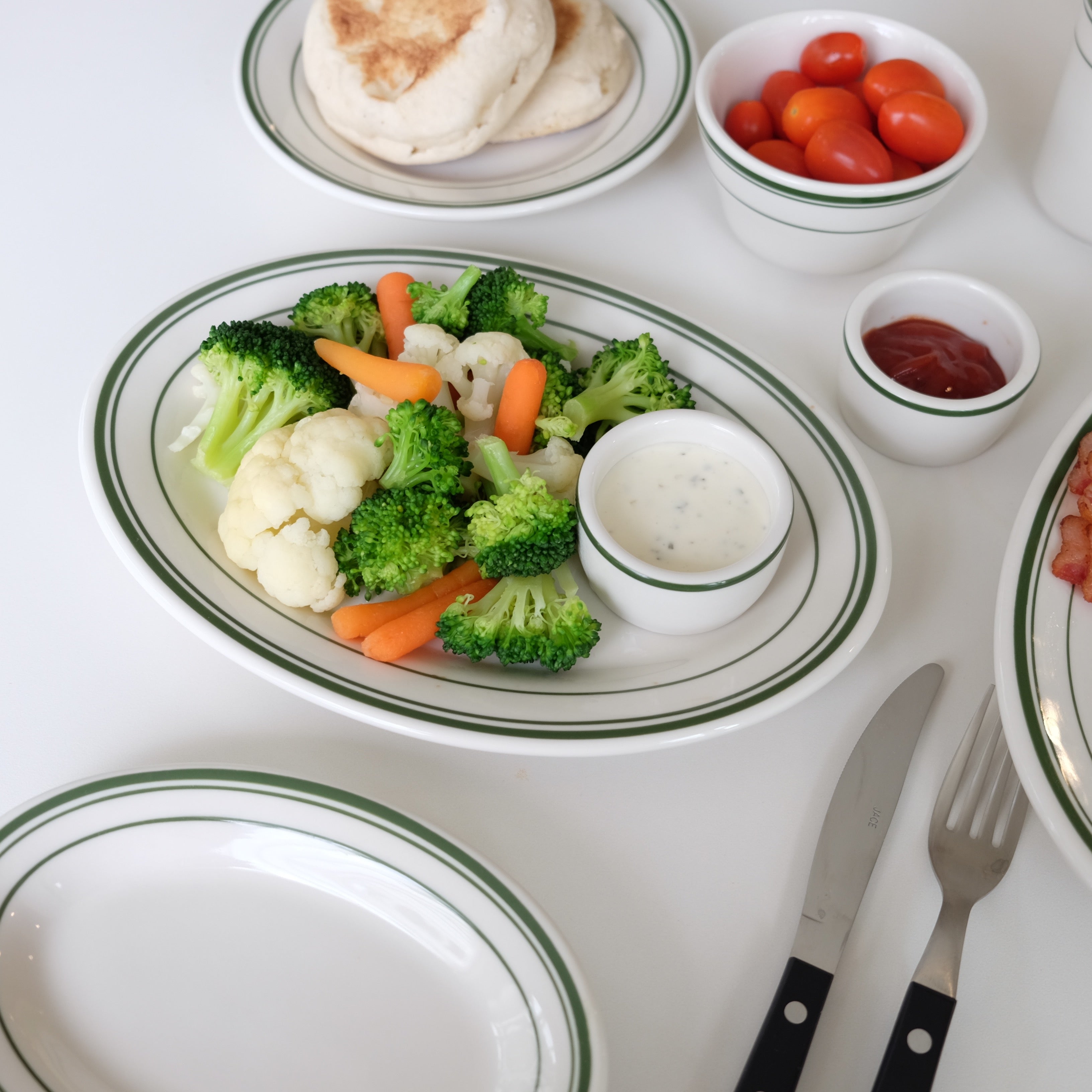 TUXTON Green Bay Sauce Bowl
