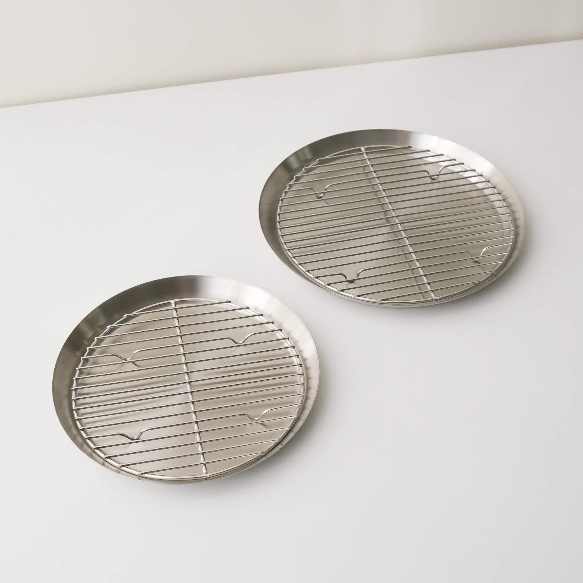 Stainless Steel Round Plate and Rack Set (2 sizes)
