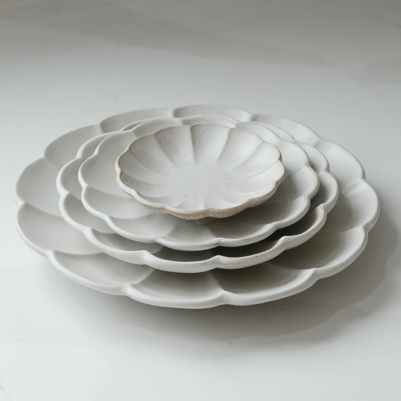 Shinogi Flower Plates – We Round