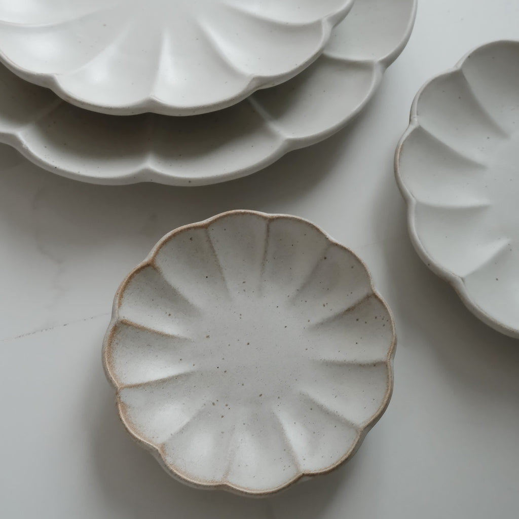 Shinogi Flower Plates – We Round