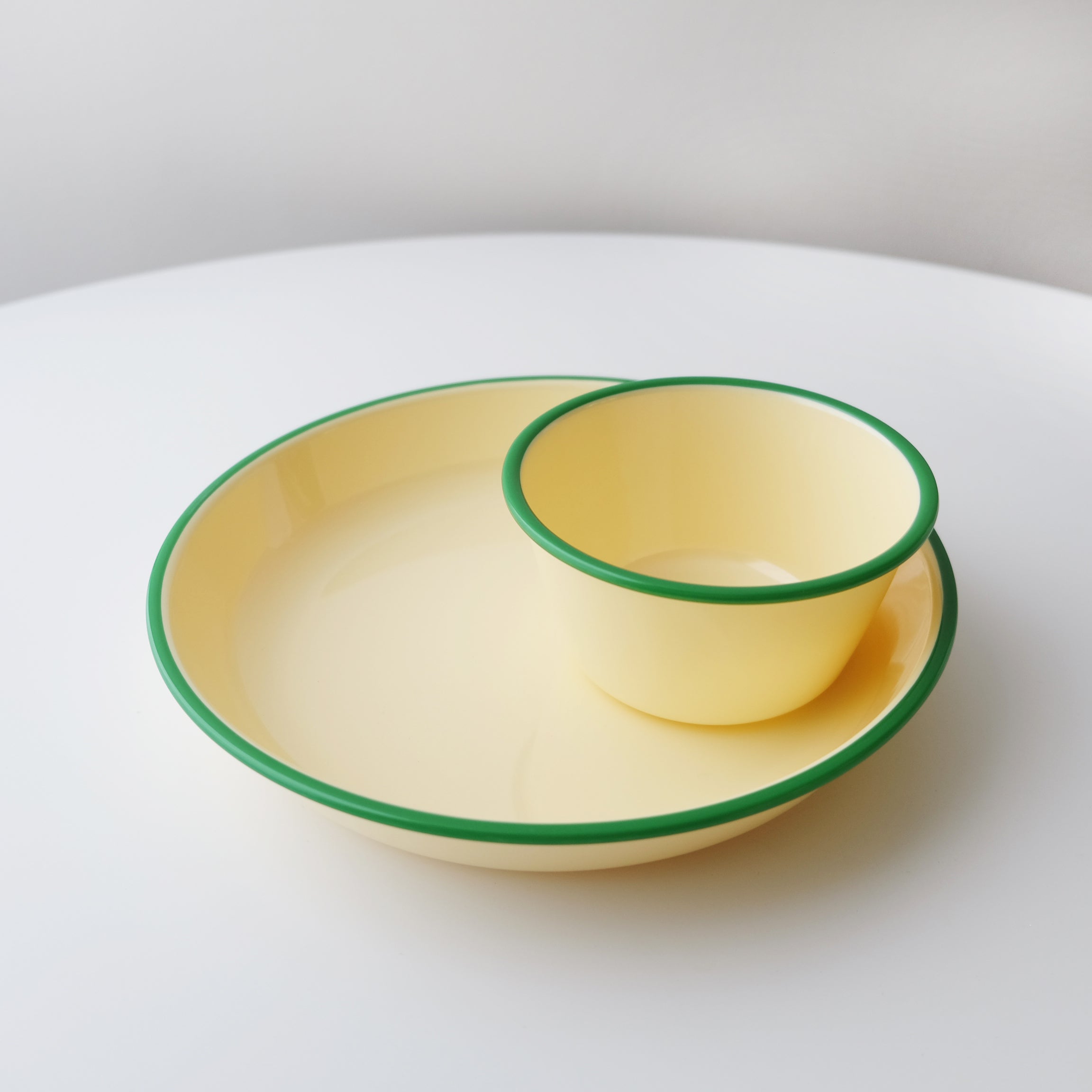 Awaken Melamine Avocado Rim - Round Bowl (2 size)