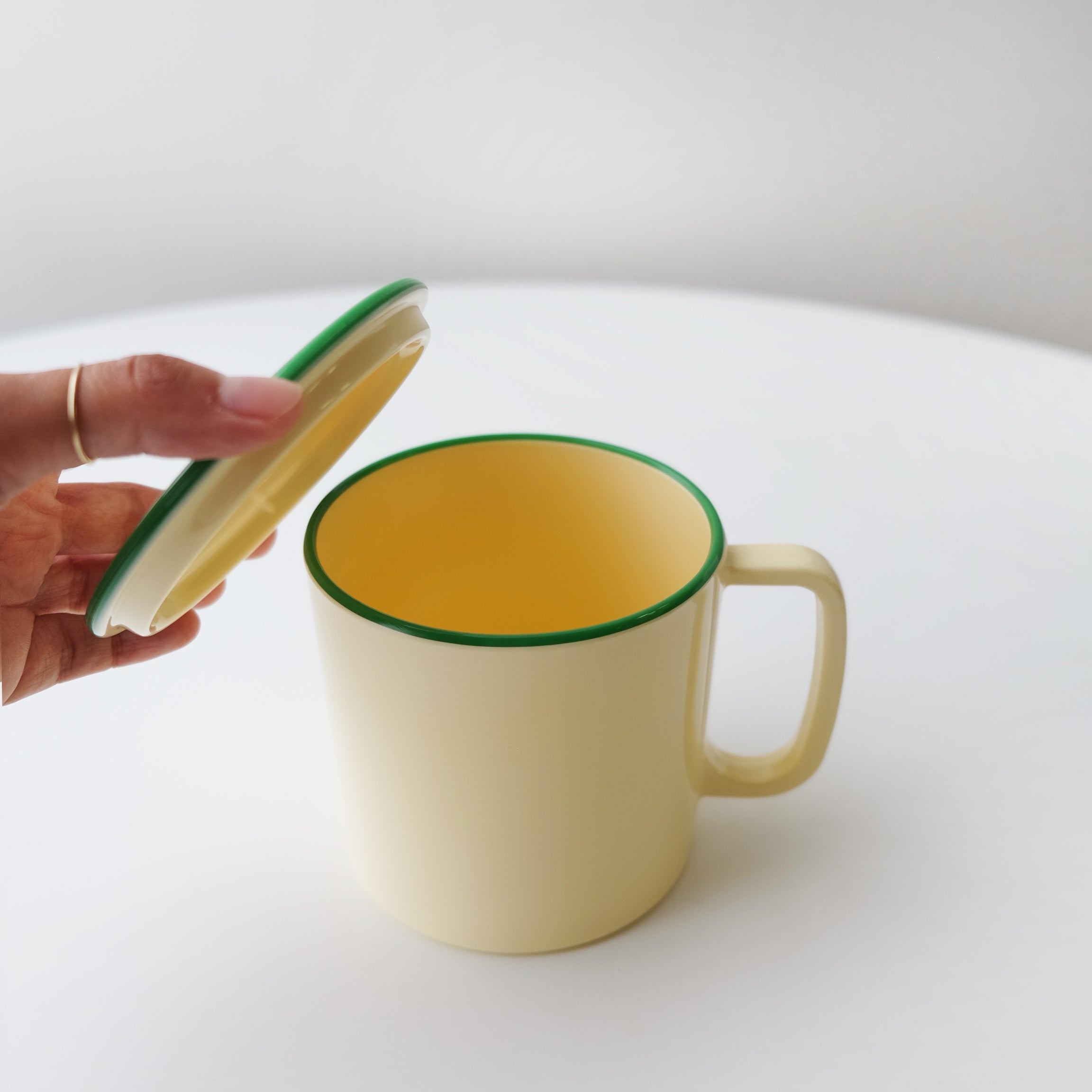 Awaken Melamine Avocado Rim - Mug with Lid