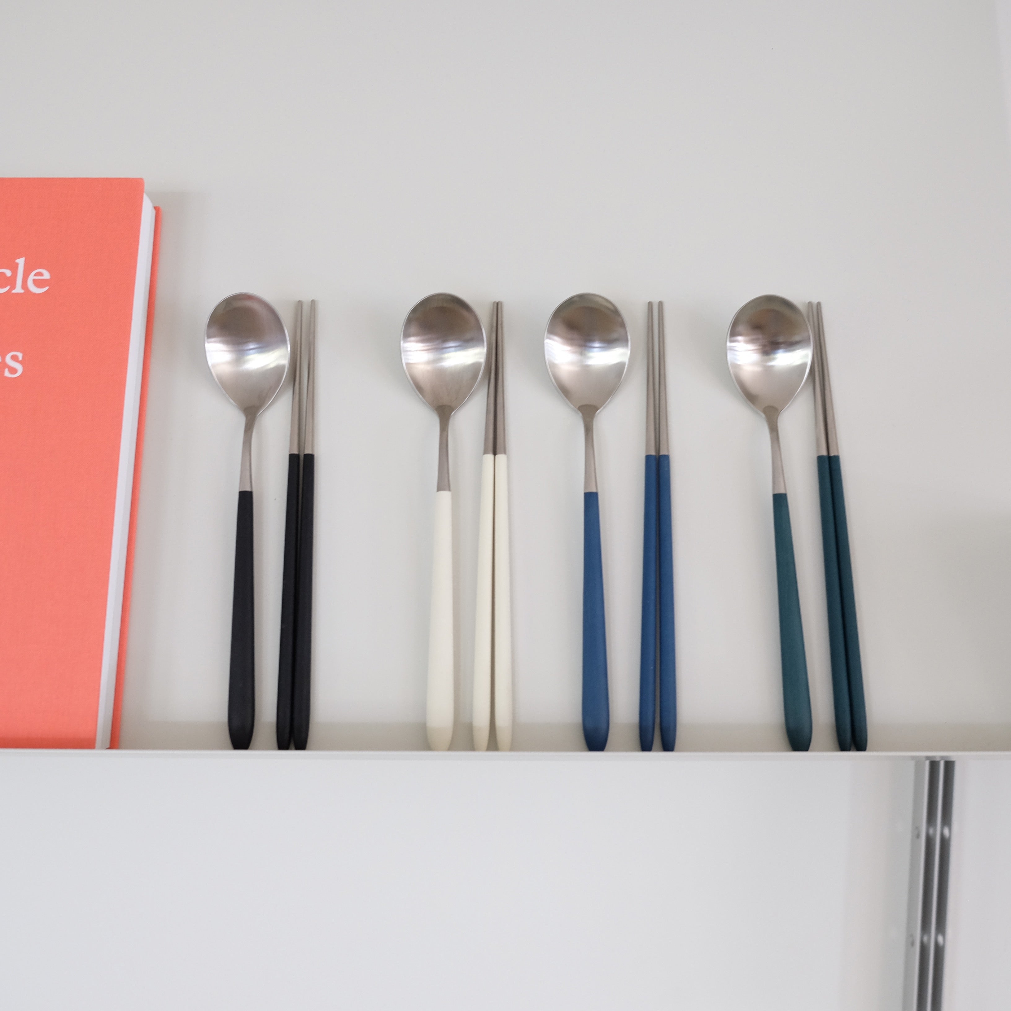 Solid Roma Spoon and Chopsticks Set