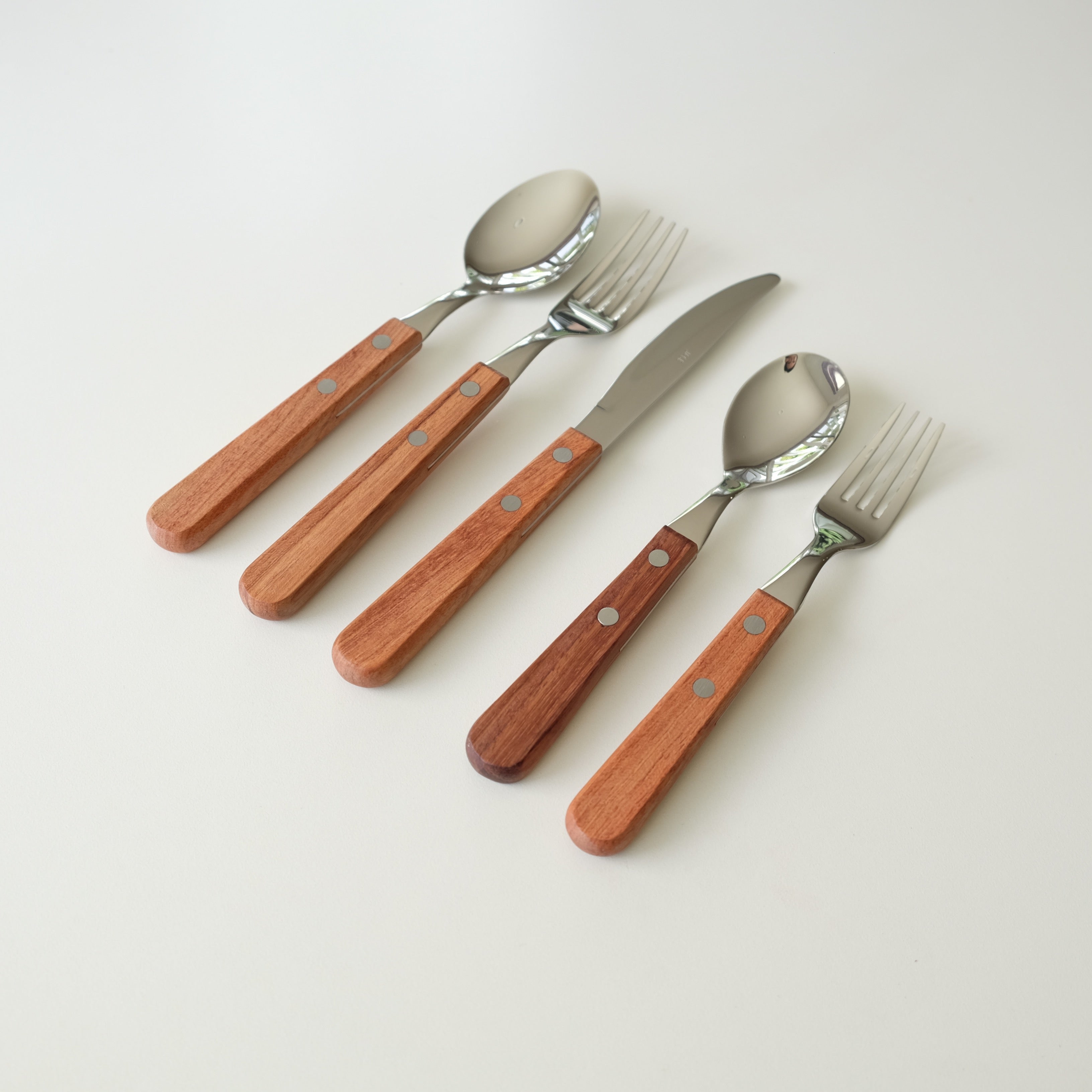 Simple Cutlery (4 Colors)