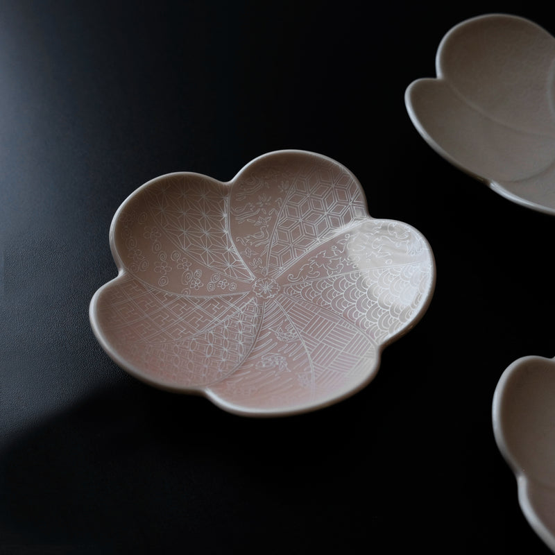 Shobido Honten- Spring Bloom Flower dish