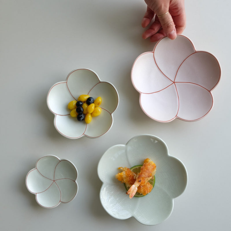 Shobido Honten- Spring Bloom Flower dish